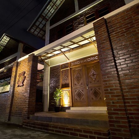 De Hostel Jogyakarta Zewnętrze zdjęcie