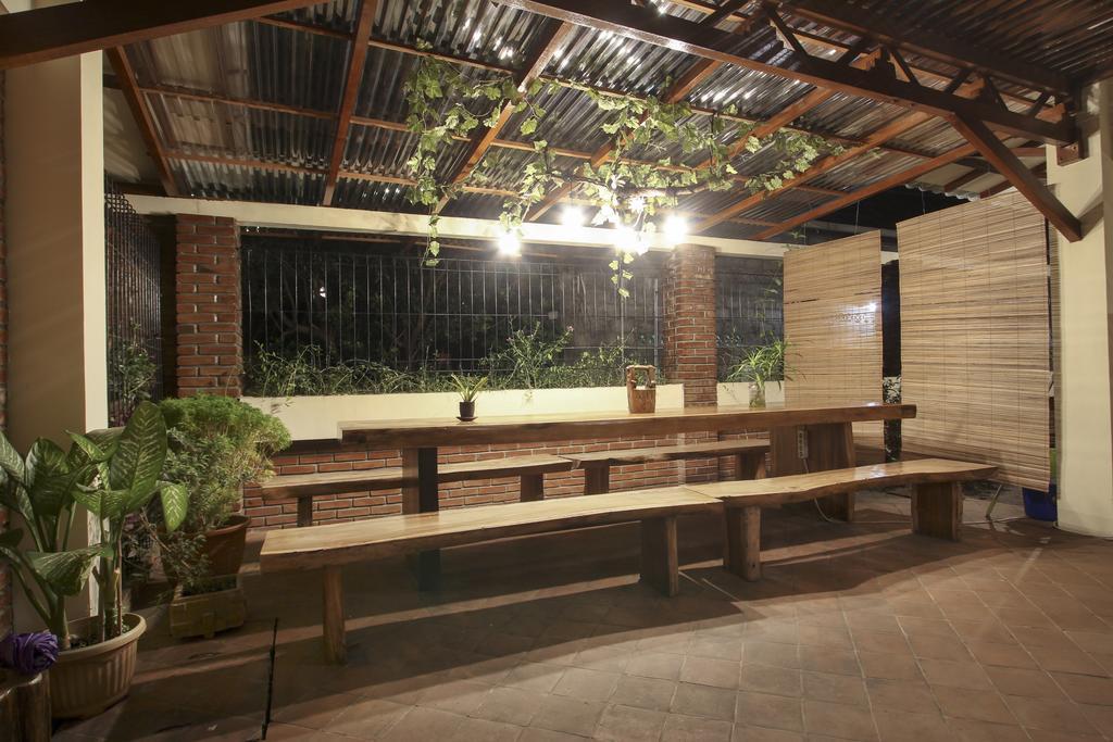 De Hostel Jogyakarta Zewnętrze zdjęcie